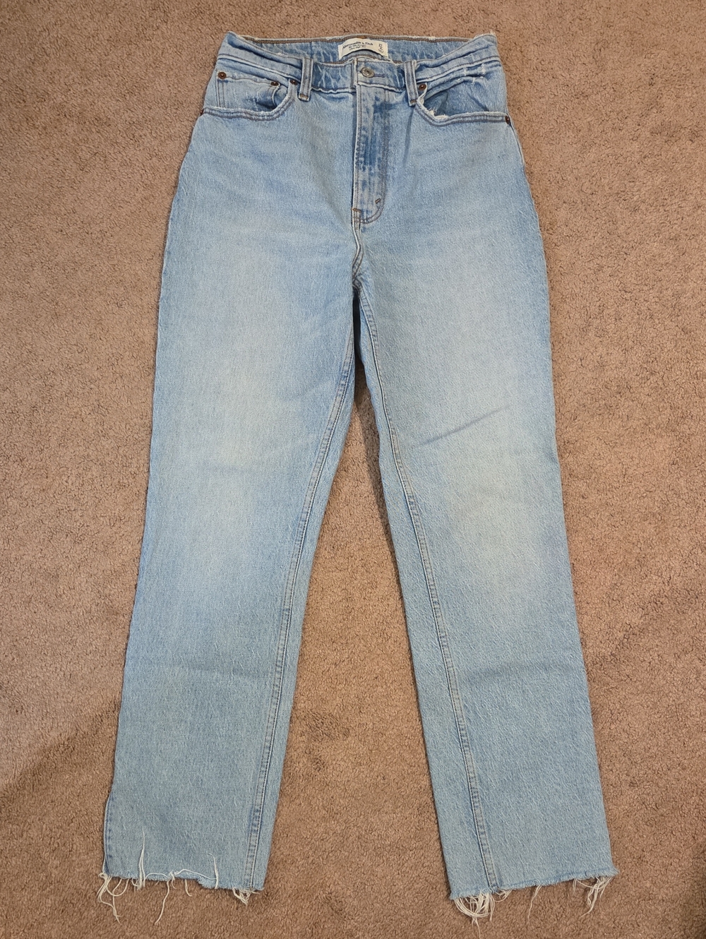 *Like New* Light Blue Women's High-Rise Straight Jeans